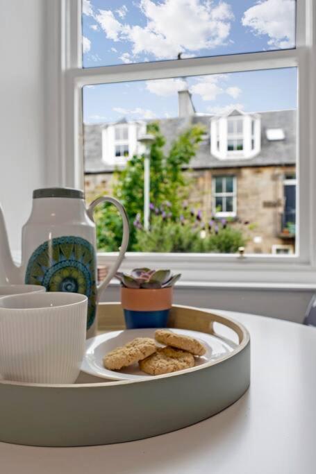 Cheerful Stays - Westend Cottage With Secured Parking Edinburgh Kültér fotó